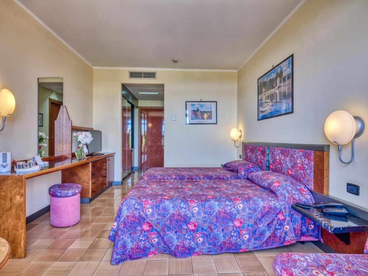 Hotel Caesar Palace Giardini-Naxos Zewnętrze zdjęcie