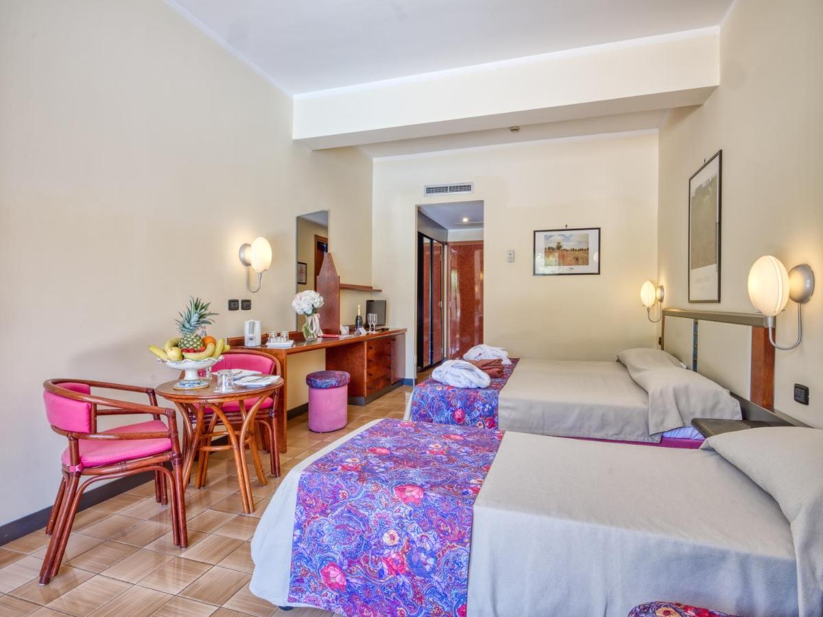 Hotel Caesar Palace Giardini-Naxos Zewnętrze zdjęcie